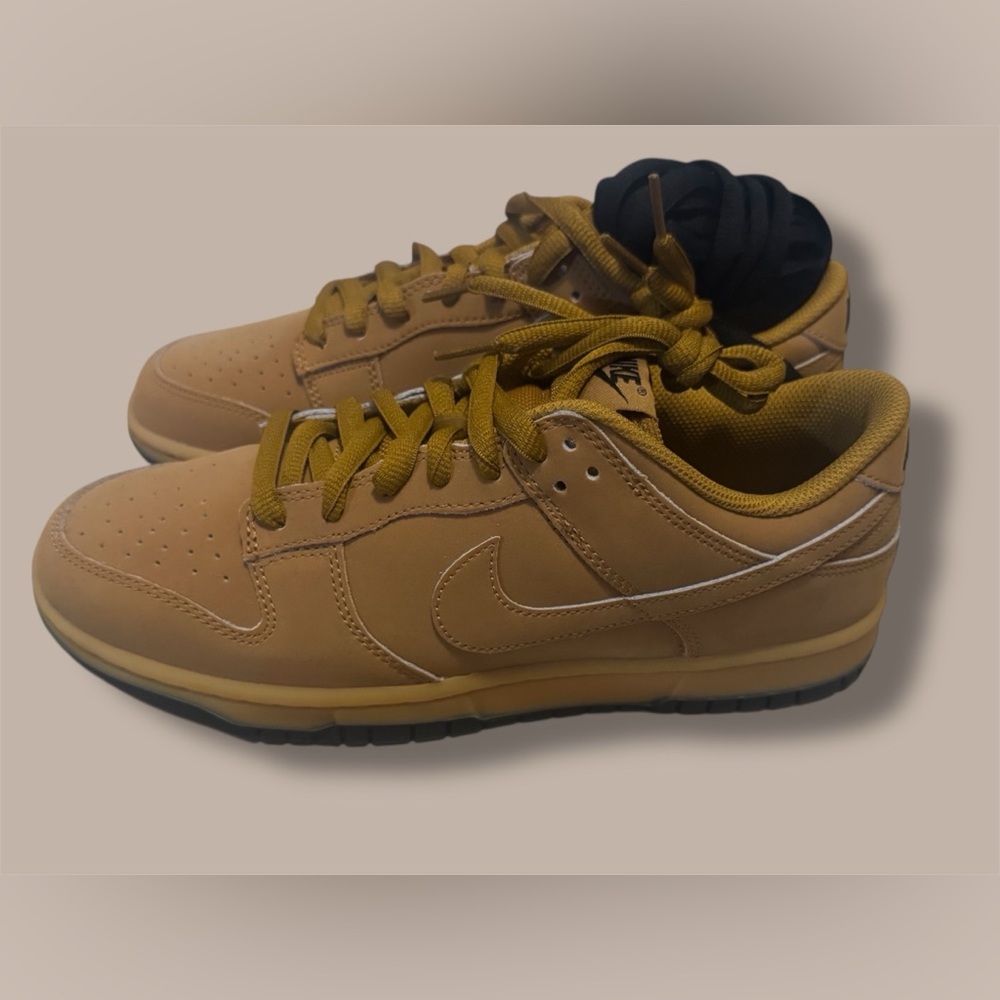 Nike Dunk Low Retro SE Wheat Gum (Size 9)